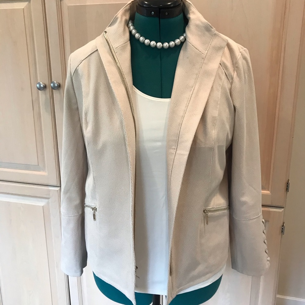 CHICOS SHORT JACKET